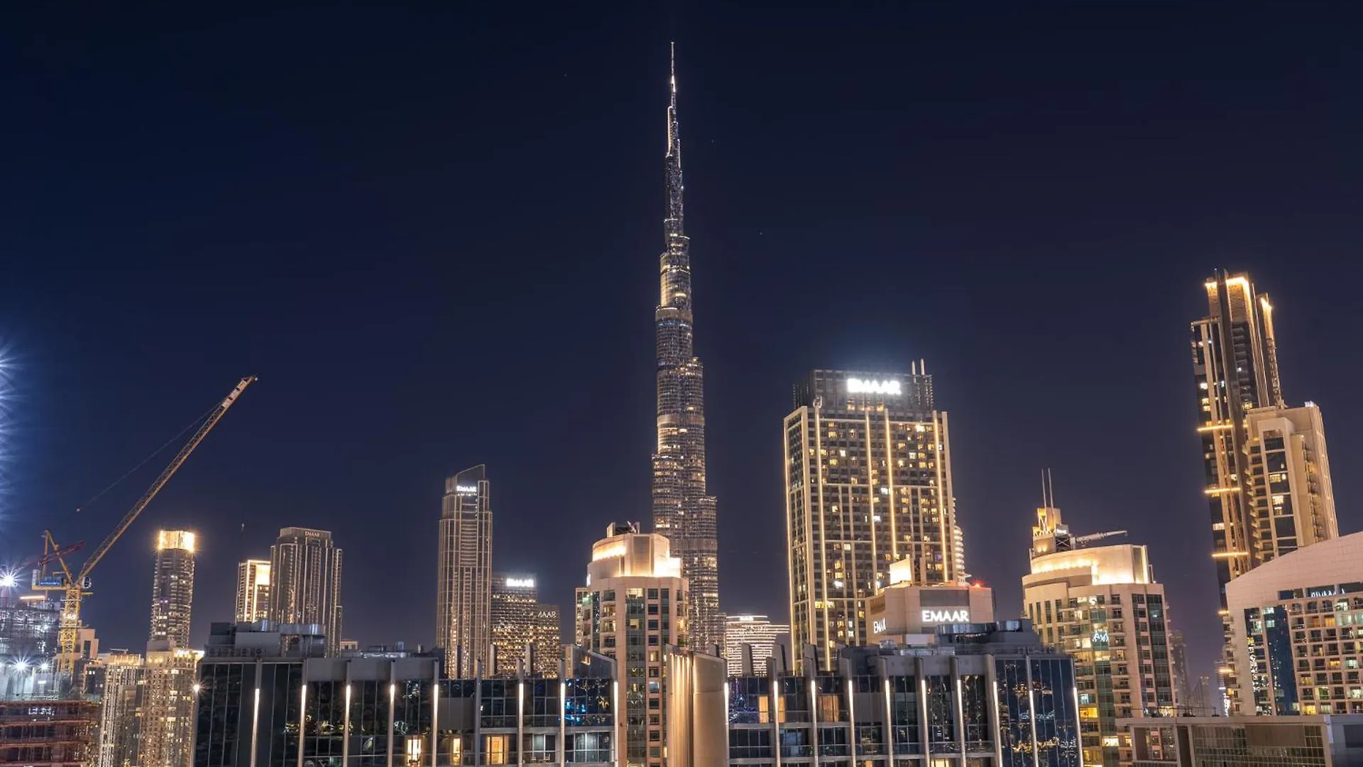 Stunning Burj View - Cozy 2Br - 5 Min Dubai Mall Apartment