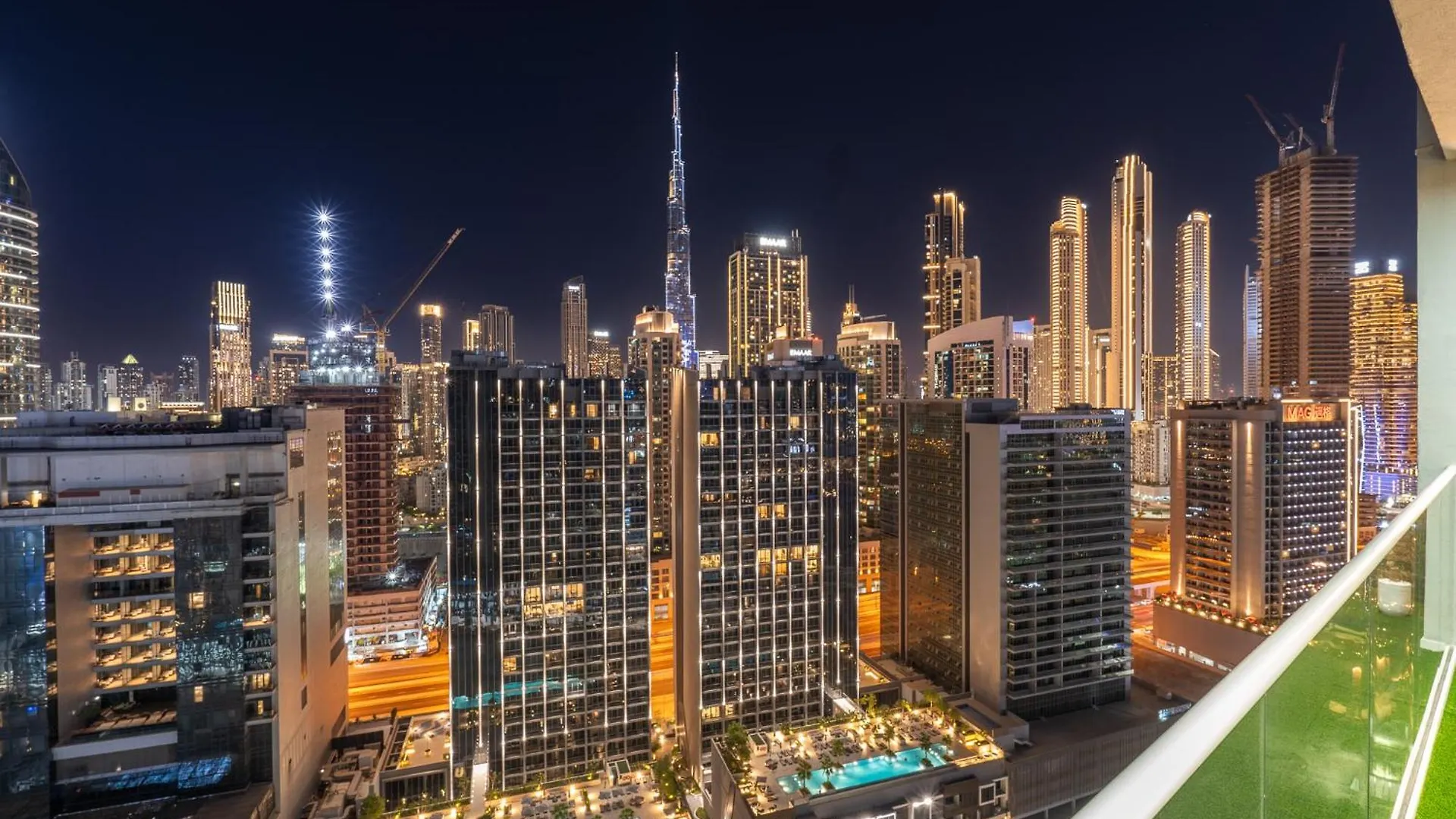Stunning Burj View - Cozy 2Br - 5 Min Dubai Mall