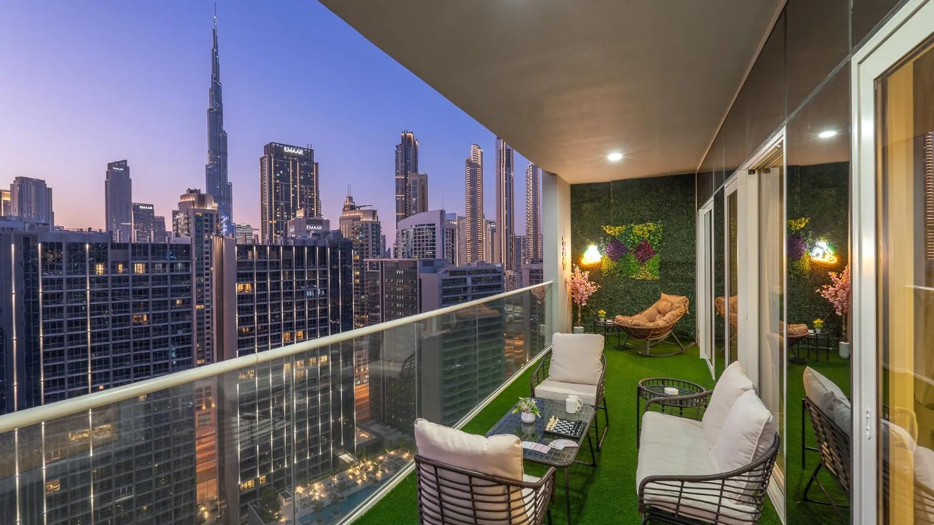 Stunning Burj View - Cozy 2Br - 5 Min Dubai Mall 0*,