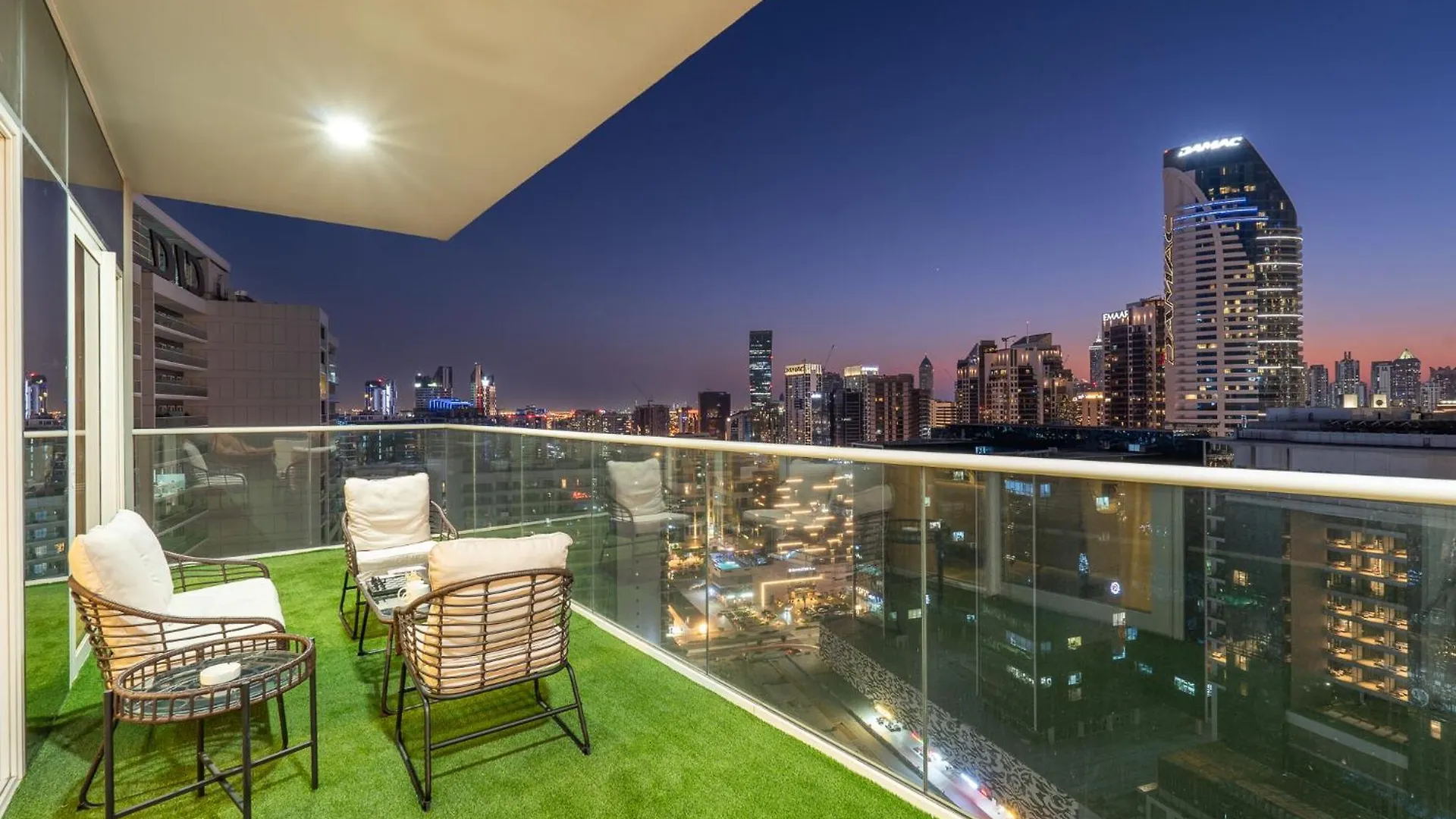 Apartment Stunning Burj View - Cozy 2Br - 5 Min Dubai Mall