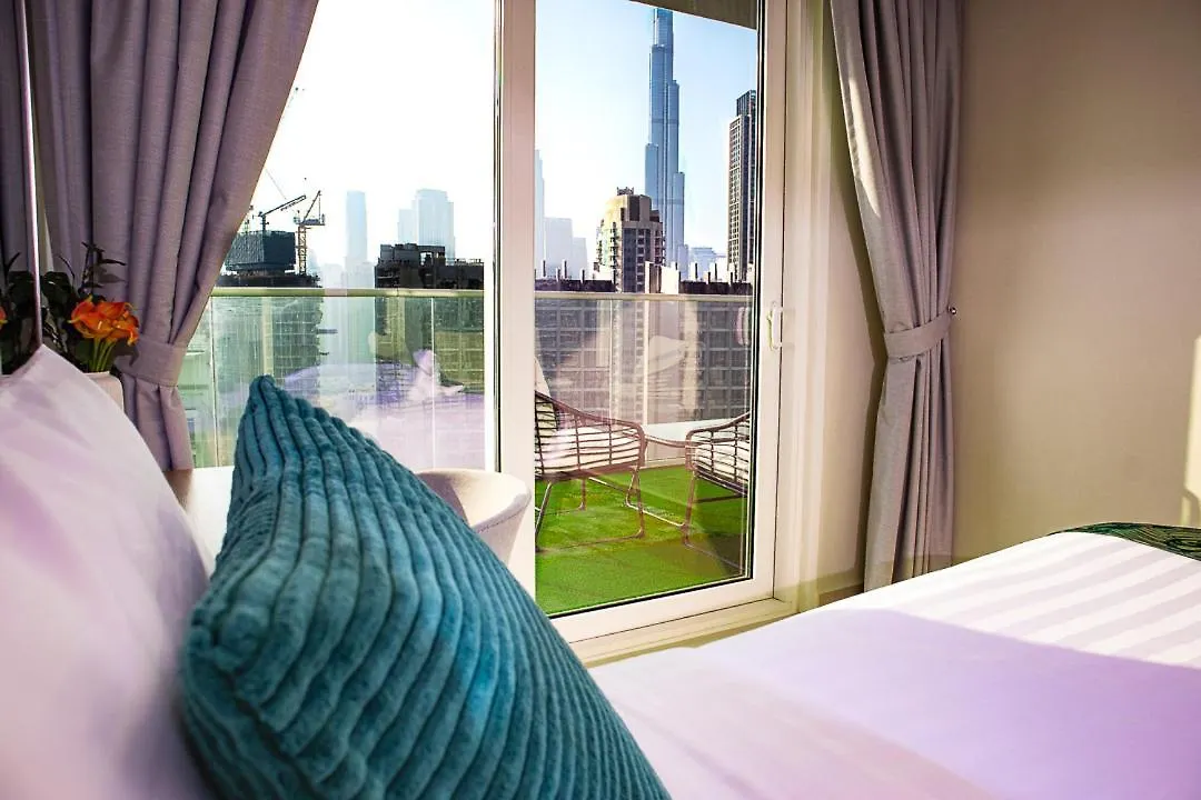 Stunning Burj View - Cozy 2Br - 5 Min Dubai Mall