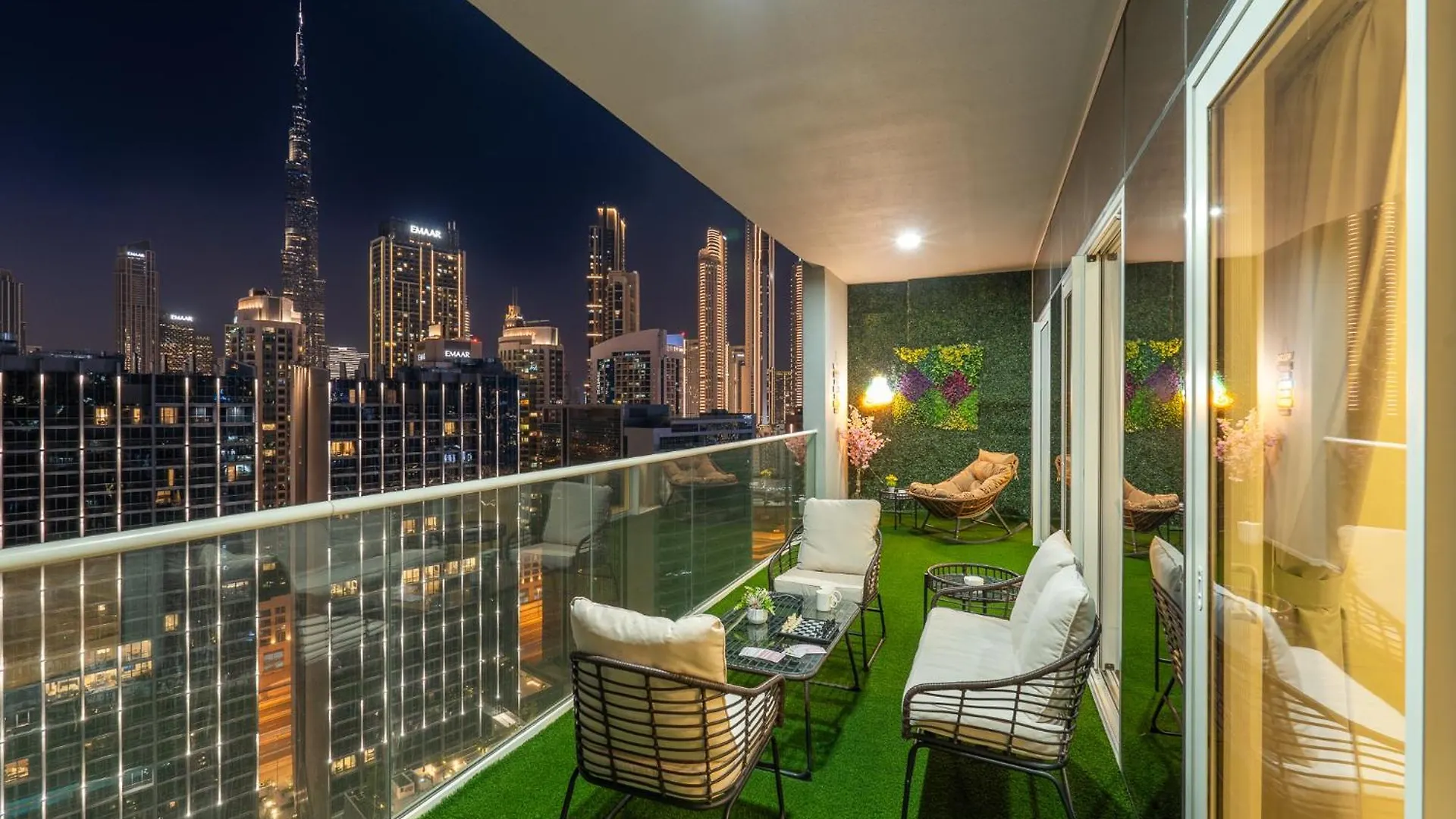 Apartment Stunning Burj View - Cozy 2Br - 5 Min Dubai Mall