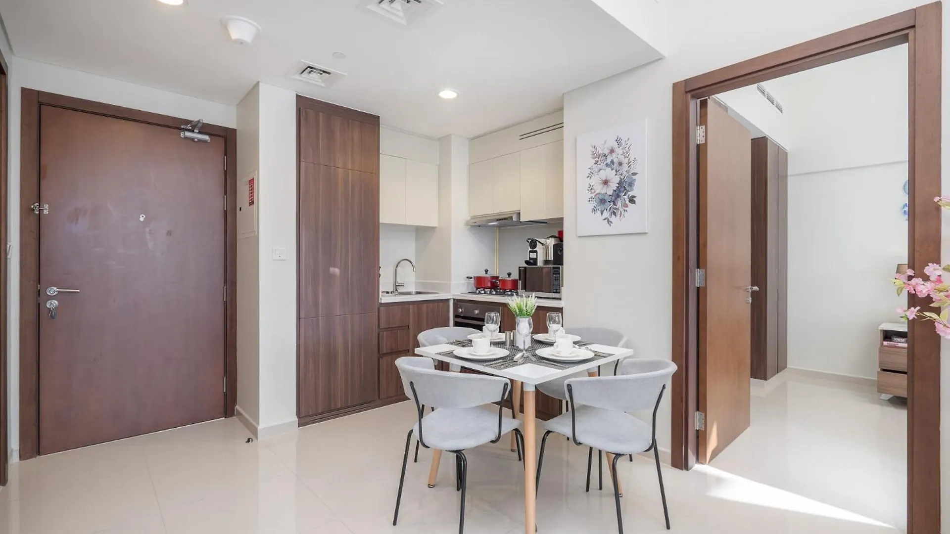 Stunning Burj View - Cozy 2Br - 5 Min Dubai Mall 0*,