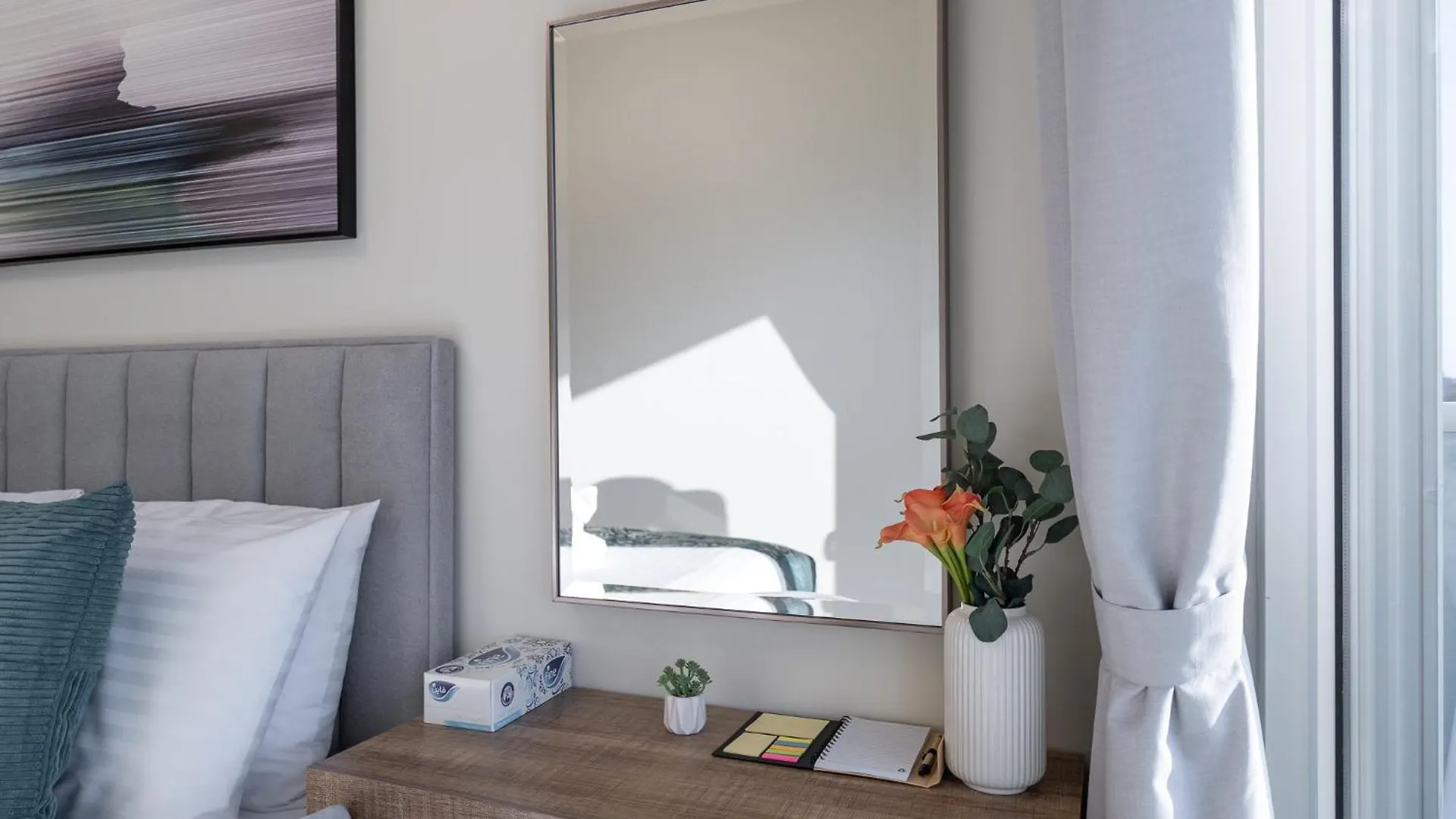 Stunning Burj View - Cozy 2Br - 5 Min Dubai Mall Apartment